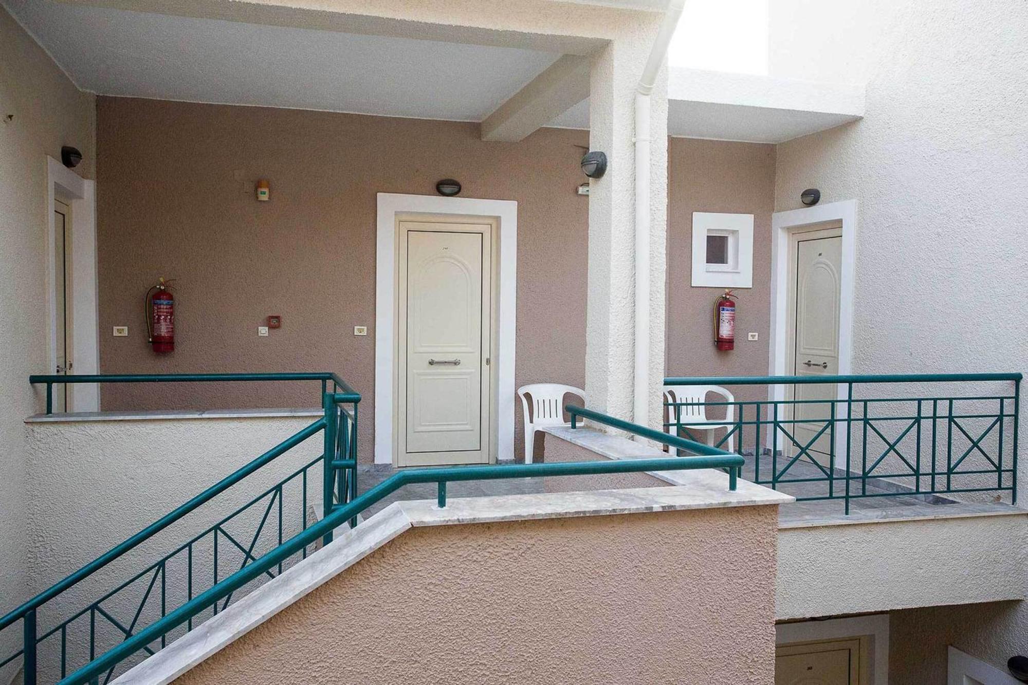 Remvi Hotel - Apartments Ступа Экстерьер фото